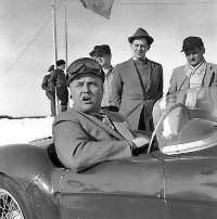 Mas-Olle Persson vid SM-finalen 1958 i Vilhelmina. Foto: Lennart Sehlin (publicerad med tillstånd av Vilhelmina kommuns fotoarkiv)